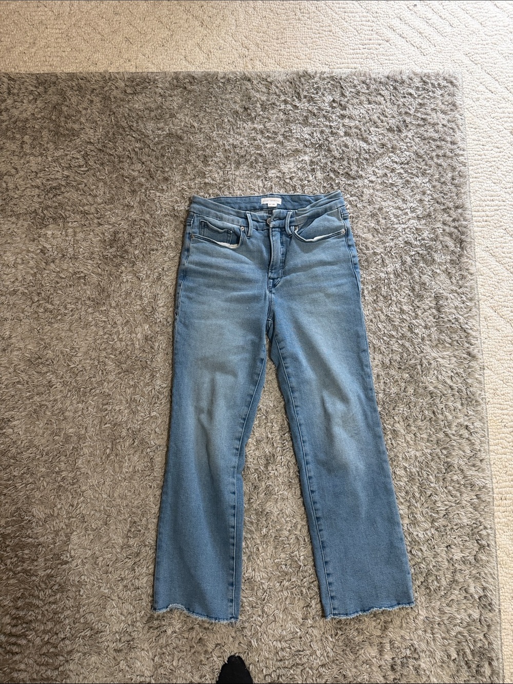 Good American Medium Wash Straight Leg Jeans, worn 1 time. Excellent condition